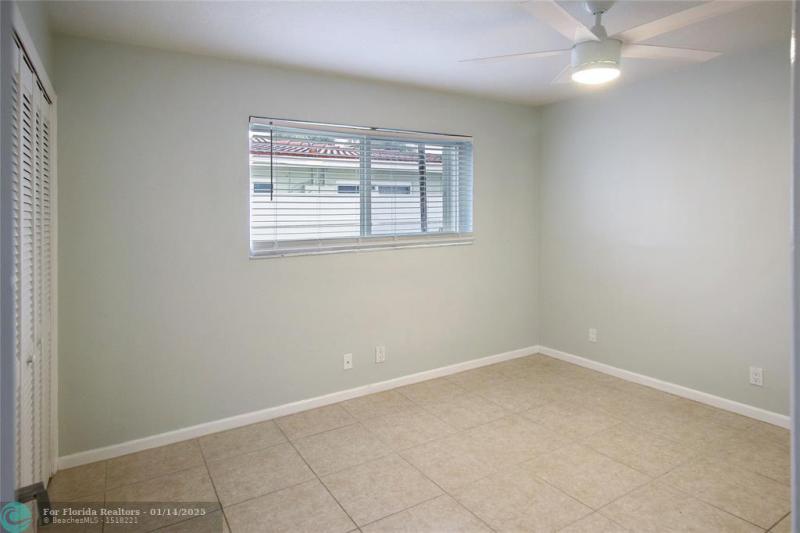  Single Family Homes Photo 17: 1215 SE 11th Ave  Deerfield Beach,  FL 33441