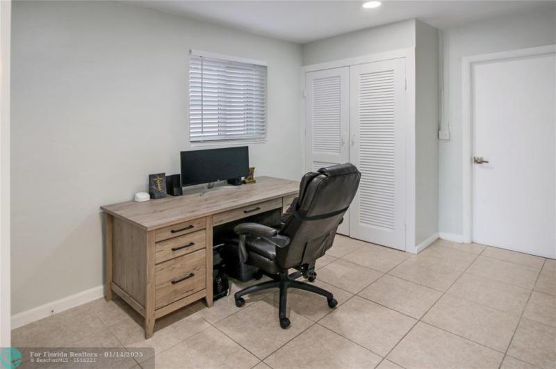  Single Family Homes Photo 19: 1215 SE 11th Ave  Deerfield Beach,  FL 33441