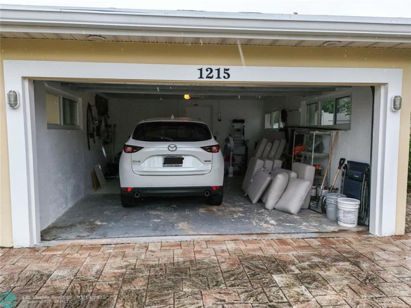  Single Family Homes Photo 22: 1215 SE 11th Ave  Deerfield Beach,  FL 33441