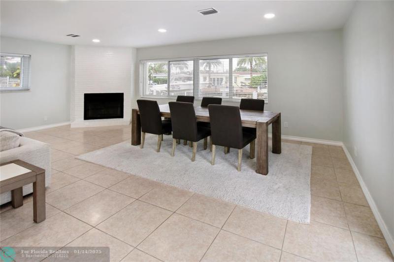  Single Family Homes Photo 7: 1215 SE 11th Ave  Deerfield Beach,  FL 33441