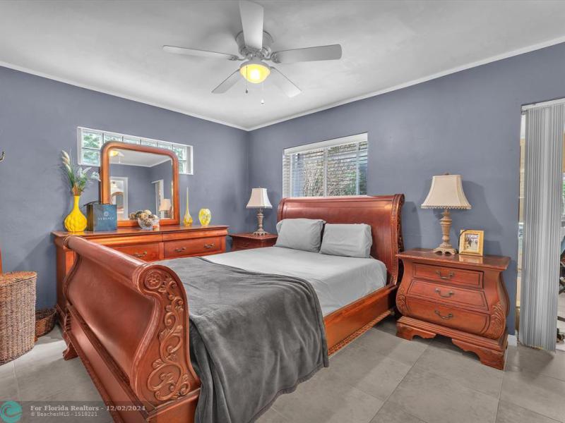  Single Family Homes Photo 10: 3354 NW 22nd St  Lauderdale Lakes,  FL 33311