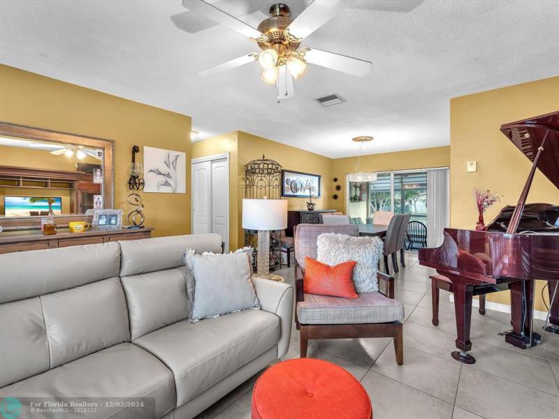  Single Family Homes Photo 3: 3354 NW 22nd St  Lauderdale Lakes,  FL 33311