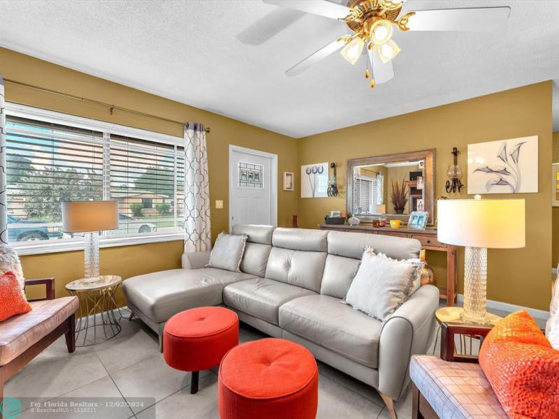  Single Family Homes Photo 4: 3354 NW 22nd St  Lauderdale Lakes,  FL 33311