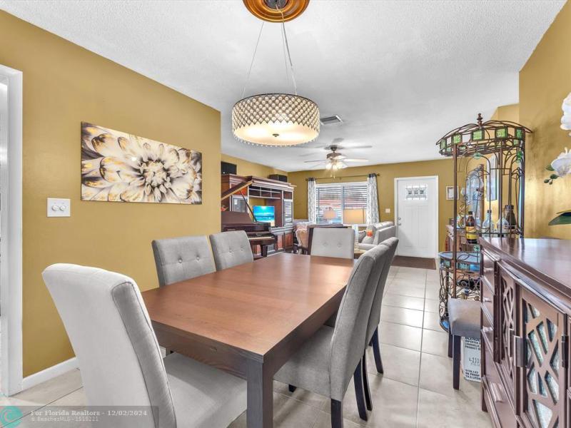  Single Family Homes Photo 5: 3354 NW 22nd St  Lauderdale Lakes,  FL 33311