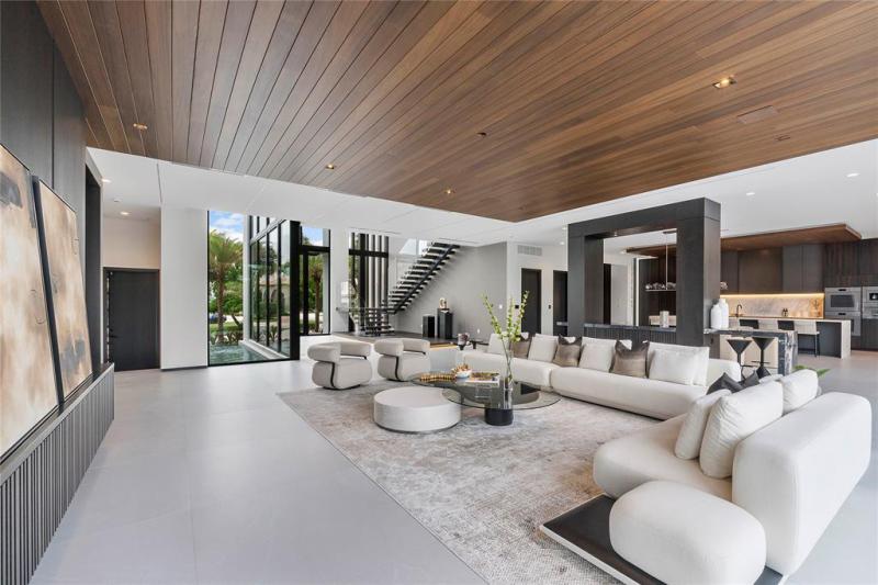  Single Family Homes Photo 11: 681 Golden Harbour Drive  Boca Raton,  FL 33432