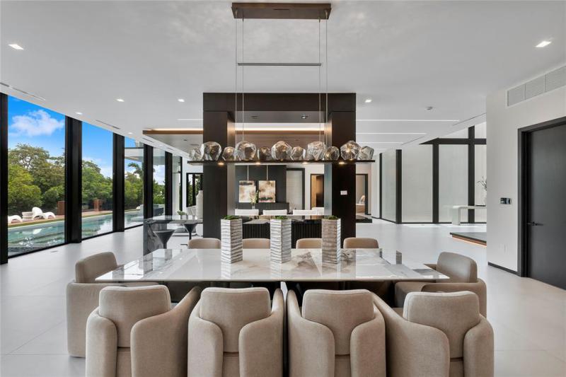  Single Family Homes Photo 13: 681 Golden Harbour Drive  Boca Raton,  FL 33432