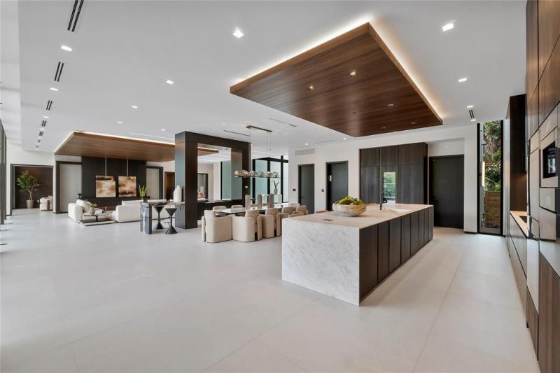  Single Family Homes Photo 14: 681 Golden Harbour Drive  Boca Raton,  FL 33432