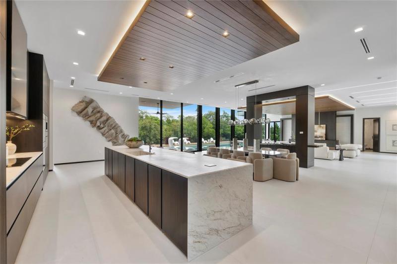  Single Family Homes Photo 15: 681 Golden Harbour Drive  Boca Raton,  FL 33432