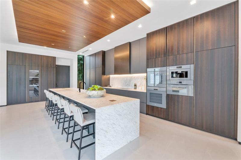  Single Family Homes Photo 18: 681 Golden Harbour Drive  Boca Raton,  FL 33432
