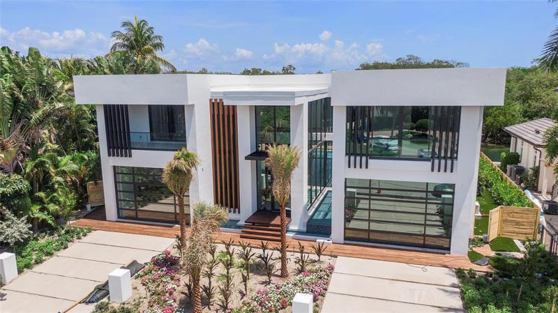  Single Family Homes Photo 2: 681 Golden Harbour Drive  Boca Raton,  FL 33432