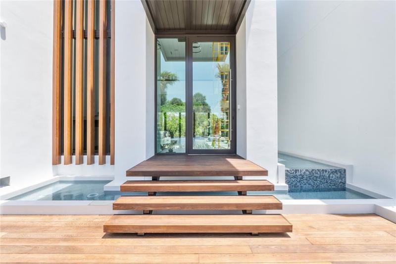  Single Family Homes Photo 4: 681 Golden Harbour Drive  Boca Raton,  FL 33432