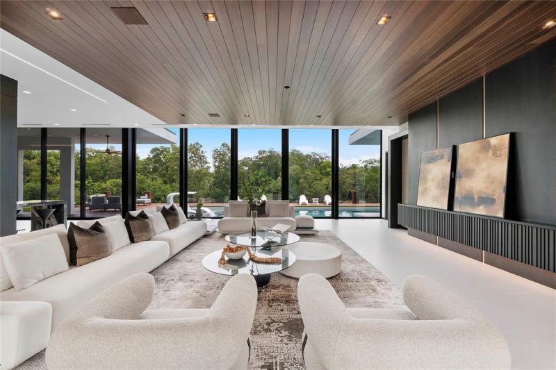  Single Family Homes Photo 8: 681 Golden Harbour Drive  Boca Raton,  FL 33432