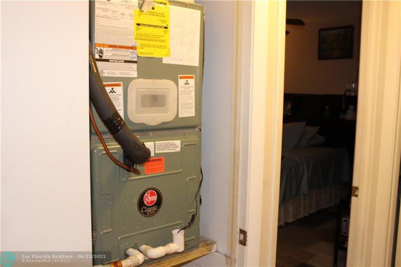  Condo & Townhome Photos