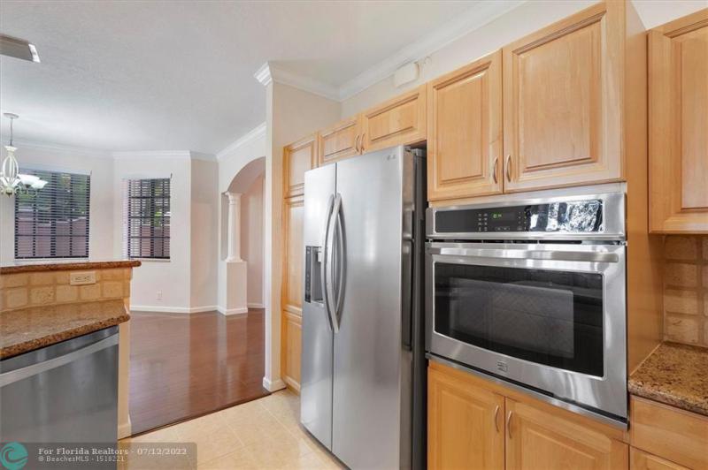  Condo & Townhome Photos