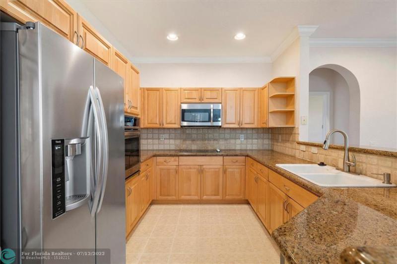  Condo & Townhome Photos