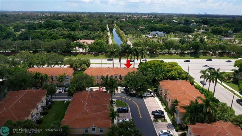  Condo & Townhome Photos