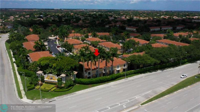  Condo & Townhome Photos