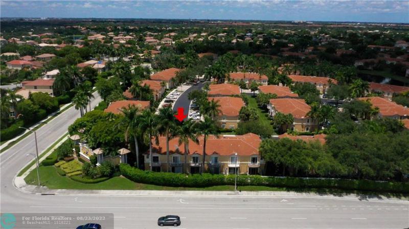  Condo & Townhome Photos
