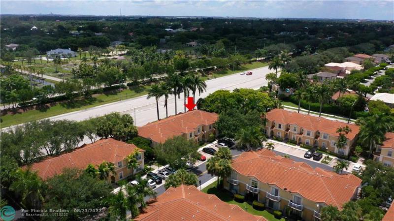 Condo & Townhome Photos