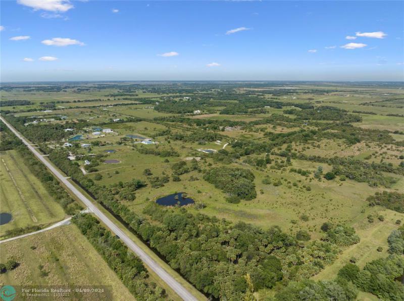  Commercial & Industrial Land Images 