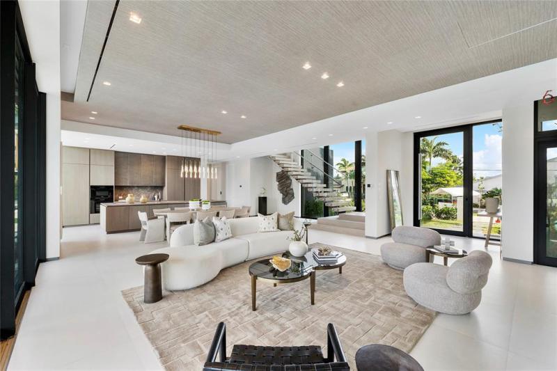  Single Family Homes Photo 15: 2880 NE 28th St  Fort Lauderdale,  FL 33306