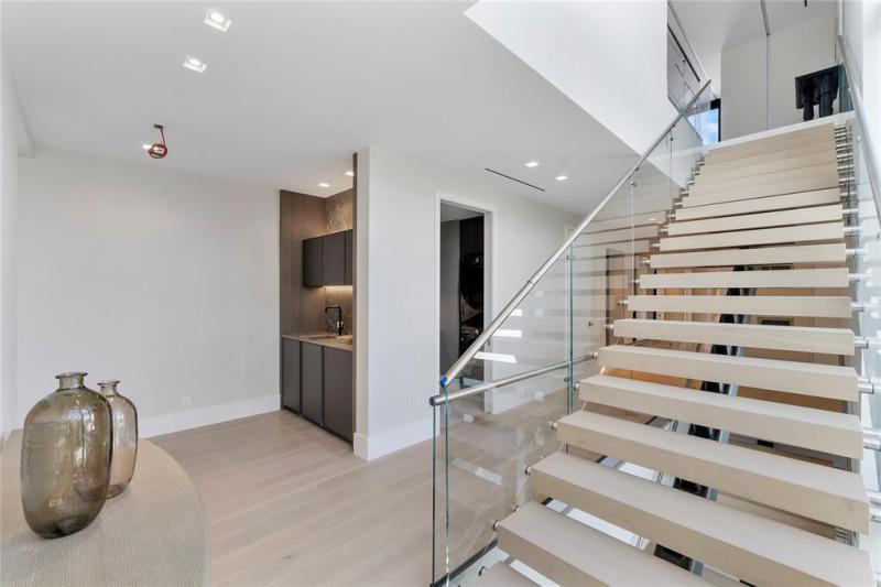  Single Family Homes Photo 28: 2880 NE 28th St  Fort Lauderdale,  FL 33306