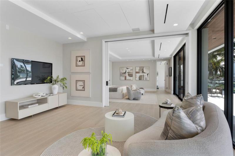  Single Family Homes Photo 30: 2880 NE 28th St  Fort Lauderdale,  FL 33306