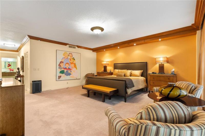  Condo & Townhome Photos