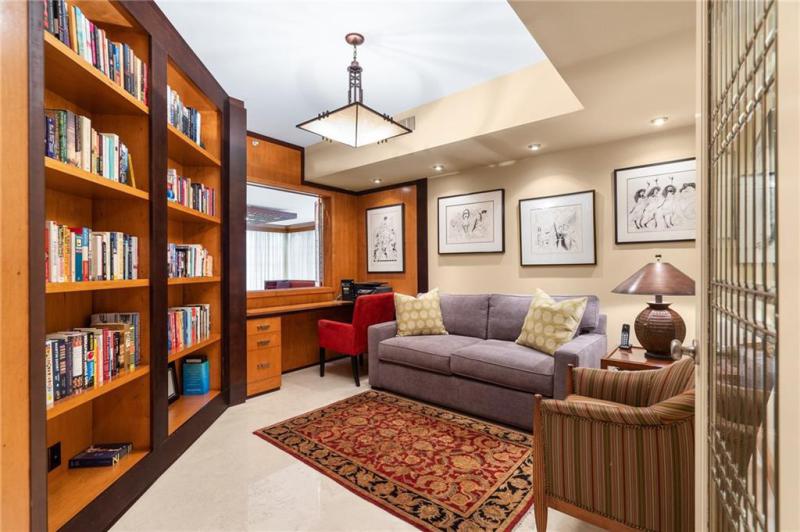  Condo & Townhome Photos