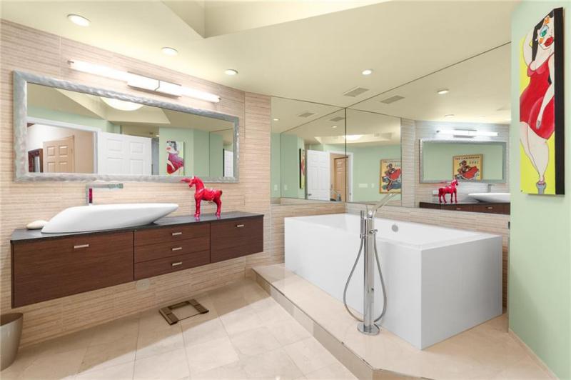  Condo & Townhome Photos