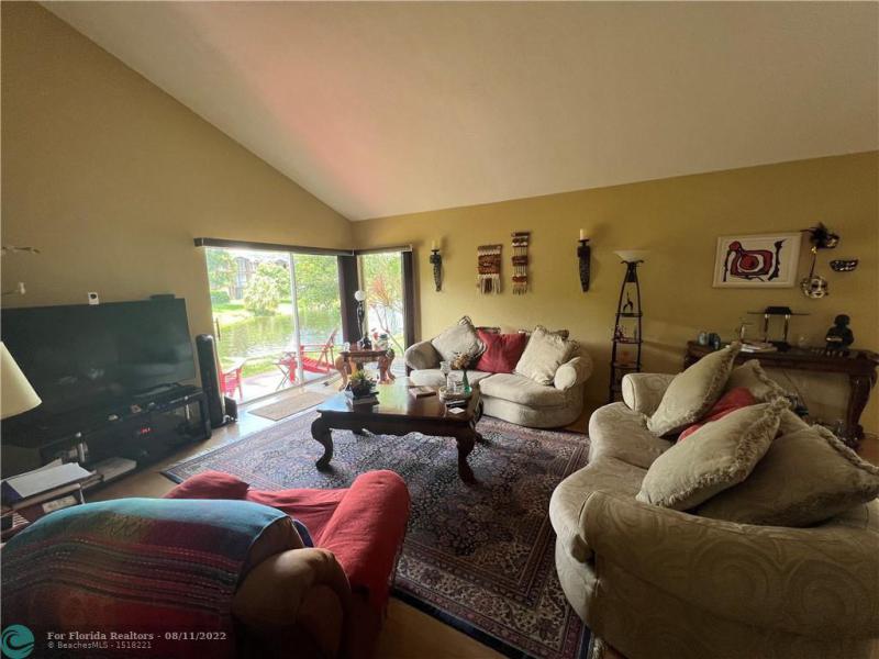  Condo & Townhome Photos