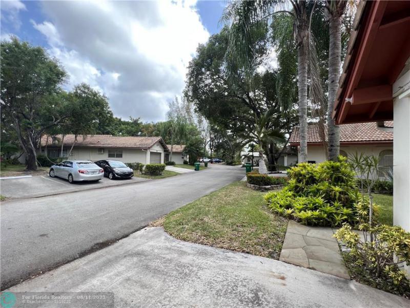  Condo & Townhome Photos