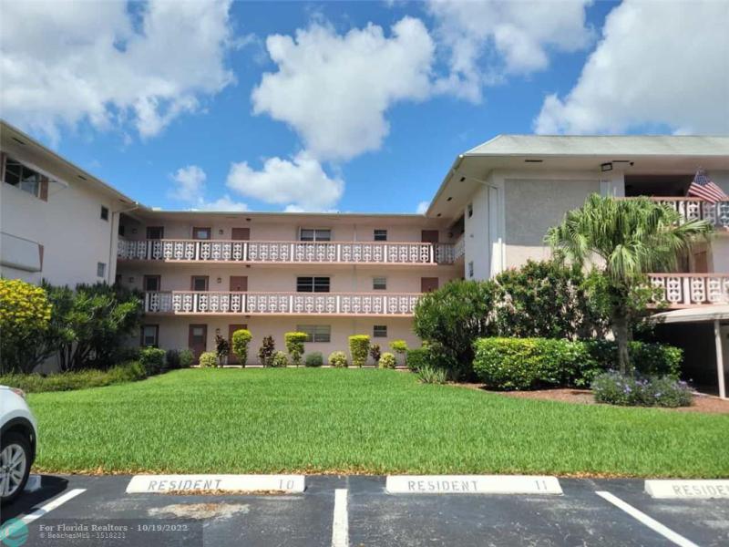  Condo & Townhome Photos