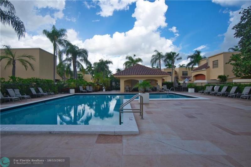  Condo & Townhome Photos