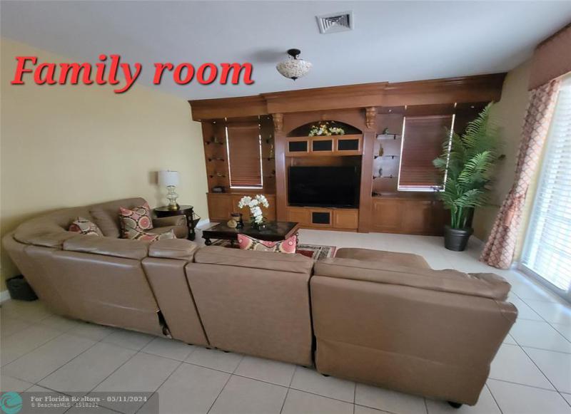  Single Family Homes Photo 14: 16939 SW 54th Ct  Miramar,  FL 33027
