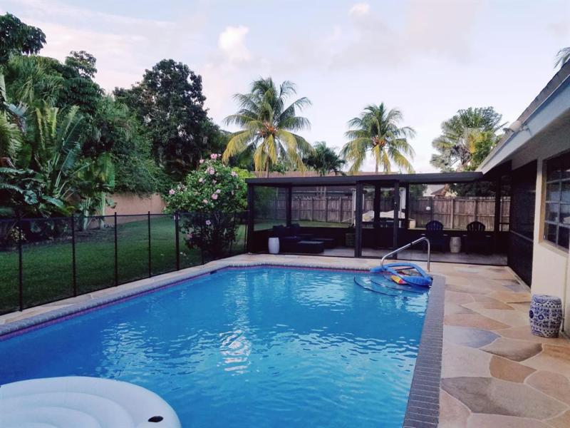  Single Family Homes Photo 20: 5261 NW 87th Ave  Lauderhill,  FL 33351