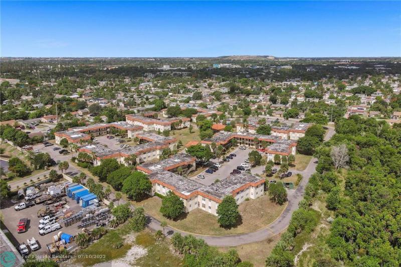  Condo & Townhome Photos