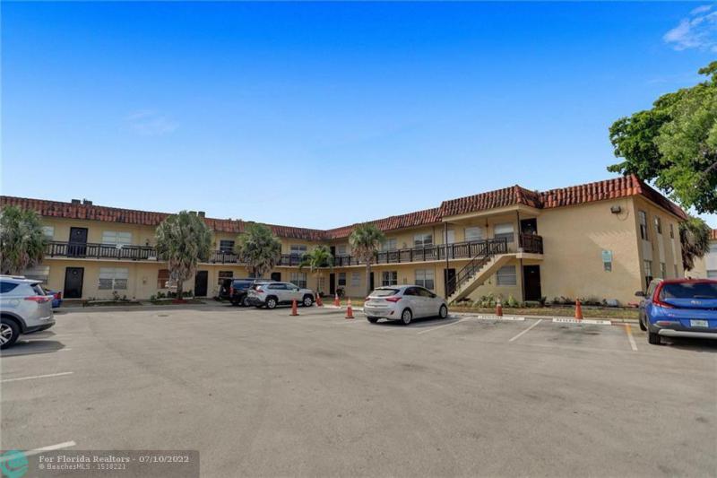  Condo & Townhome Photos