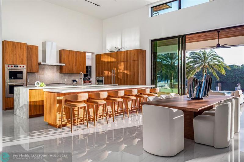  Single Family Homes Photo 12: 4460 NE 31st Ave  Lighthouse Point,  FL 33064