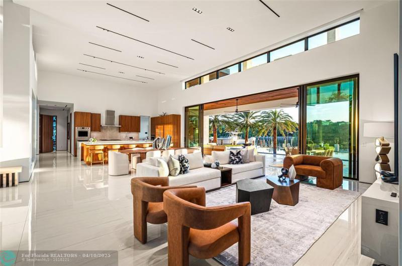  Single Family Homes Photo 13: 4460 NE 31st Ave  Lighthouse Point,  FL 33064