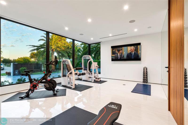  Single Family Homes Photo 20: 4460 NE 31st Ave  Lighthouse Point,  FL 33064