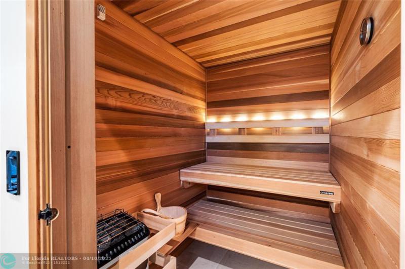  Single Family Homes Photo 22: 4460 NE 31st Ave  Lighthouse Point,  FL 33064