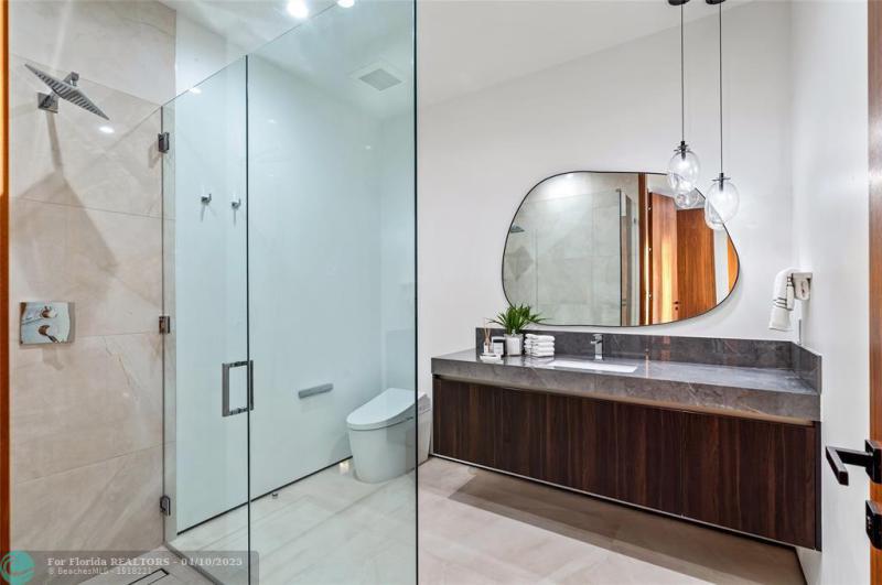  Single Family Homes Photo 25: 4460 NE 31st Ave  Lighthouse Point,  FL 33064