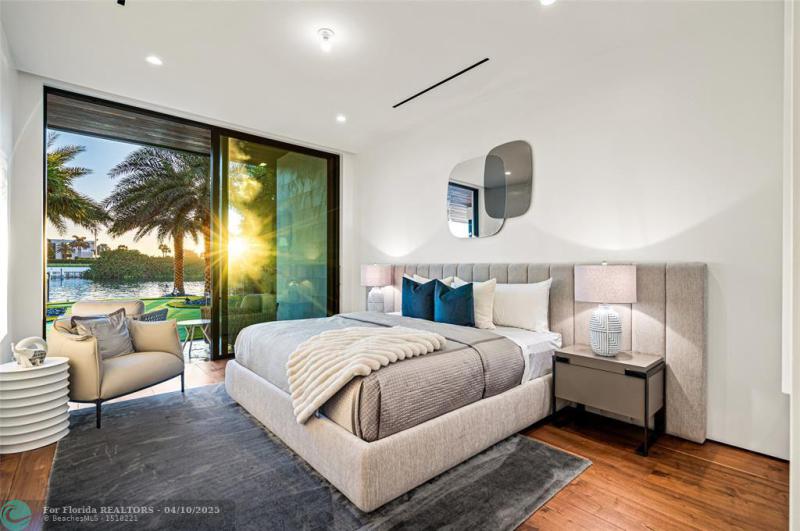  Single Family Homes Photo 26: 4460 NE 31st Ave  Lighthouse Point,  FL 33064