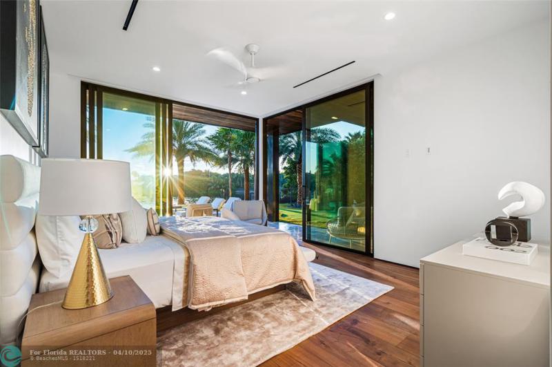  Single Family Homes Photo 29: 4460 NE 31st Ave  Lighthouse Point,  FL 33064