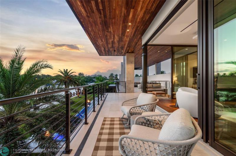  Single Family Homes Photo 41: 4460 NE 31st Ave  Lighthouse Point,  FL 33064