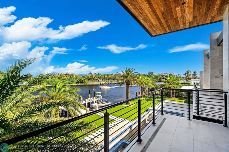  Single Family Homes Photo 44: 4460 NE 31st Ave  Lighthouse Point,  FL 33064