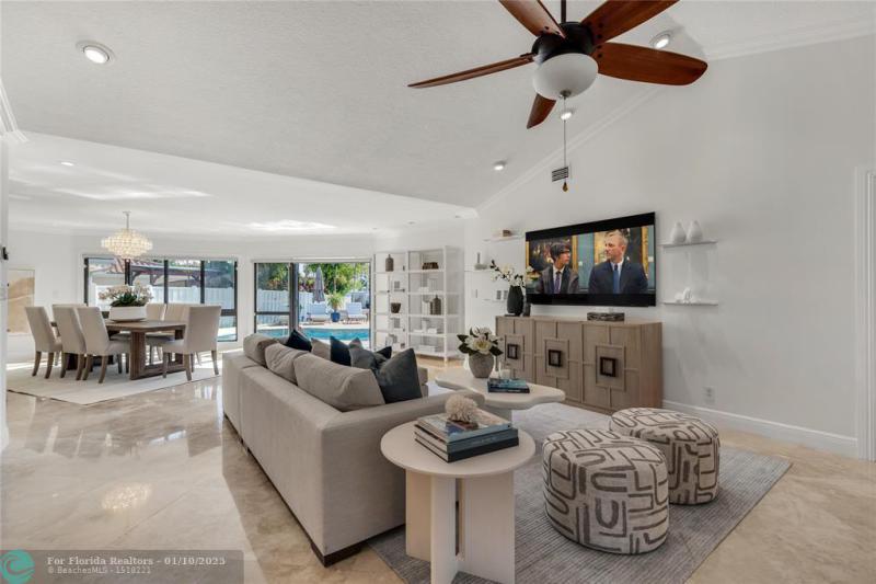  Single Family Homes Photo 12: 1100 SE 15th Ave  Deerfield Beach,  FL 33441