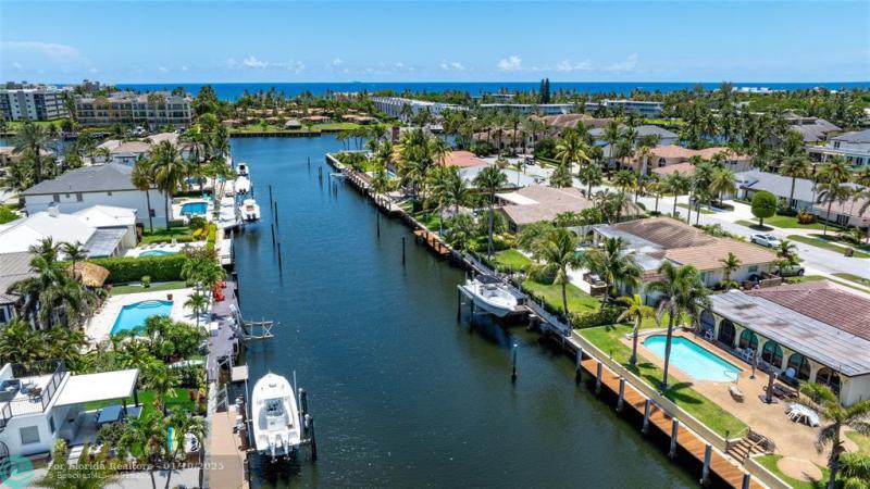  Single Family Homes Photo 3: 1100 SE 15th Ave  Deerfield Beach,  FL 33441