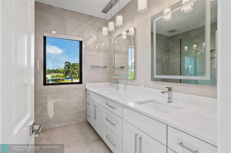  Single Family Homes Photo 32: 1100 SE 15th Ave  Deerfield Beach,  FL 33441